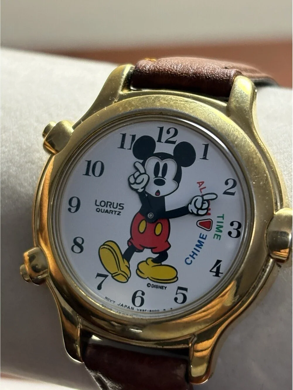 Rare Vintage Lorus Disney Mickey Mouse Alarm Chime Watch V69F-6000 W/ Tin